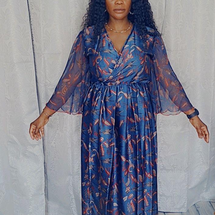 Robe été imprimée WAX en tissu à motifs colorés et élégants pour une tenue estivale chic et confortable