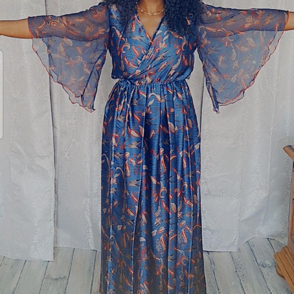Robe été imprimée WAX en tissu à motifs colorés et élégants pour une tenue estivale chic et confortable